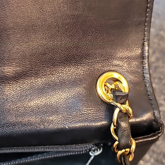 Chanel Vintage  Black Shoulder Bag with Gold Chain - Picture 5 of 12